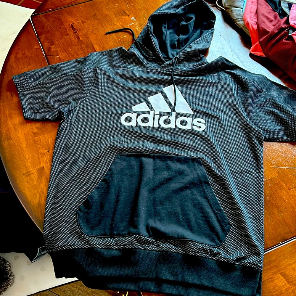 men’s size medium short sleeveve hoodie